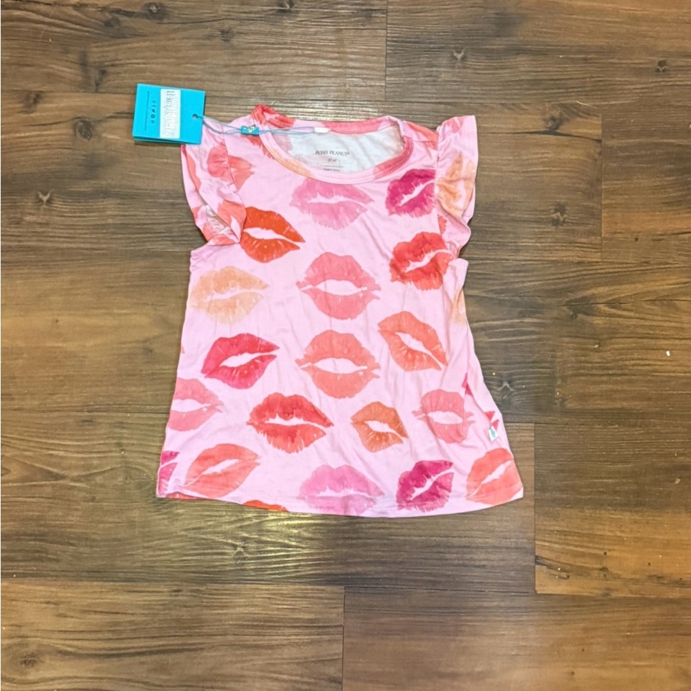 Posh Peanut Kisses Lips Short Sleeve Shirt